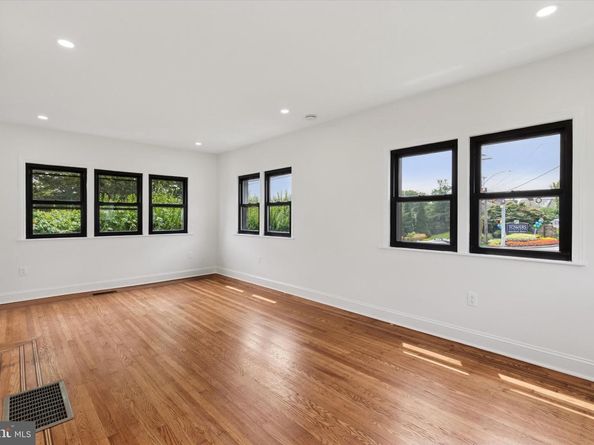8363 Limekiln Pike, Wyncote PA 19095