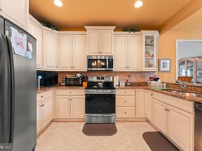 210 Shady Brook Drive, Langhorne PA 19047