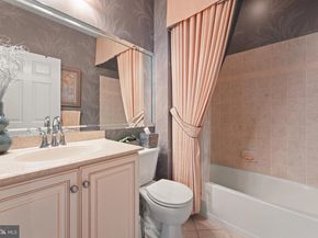 210 Shady Brook Drive, Langhorne PA 19047