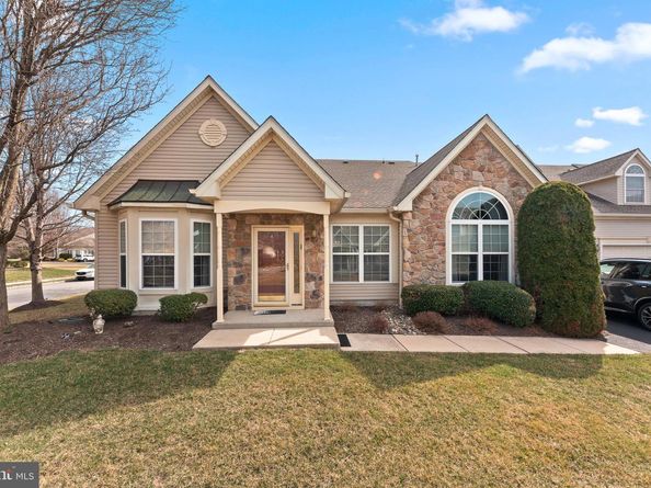 210 Shady Brook Drive, Langhorne PA 19047