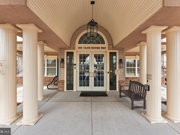 210 Shady Brook Drive, Langhorne PA 19047