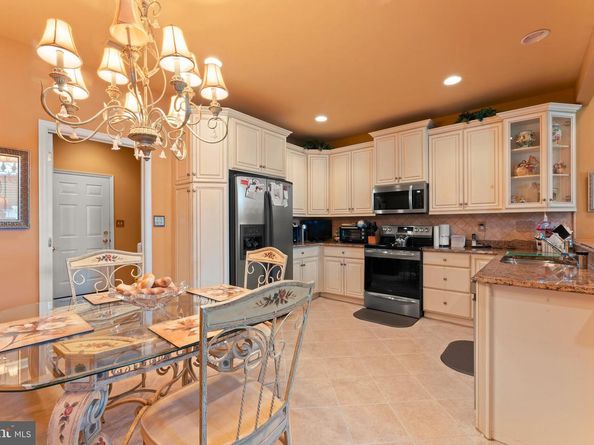 210 Shady Brook Drive, Langhorne PA 19047