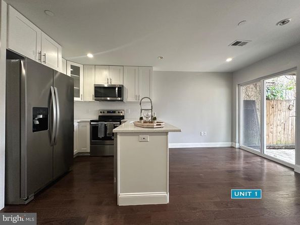 1606 Point Breeze Avenue, Philadelphia PA 19145