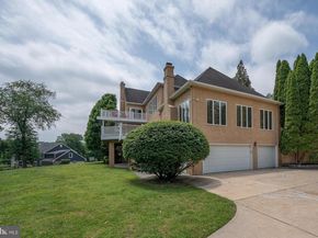 1041 Herkness Drive, Meadowbrook PA 19046