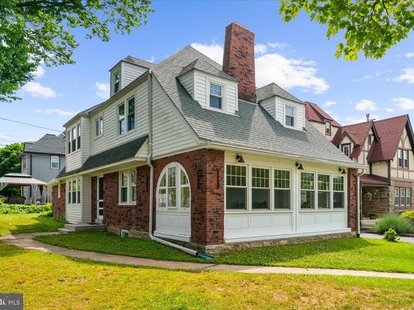 1041 Blythe Avenue, Drexel Hill PA 19026