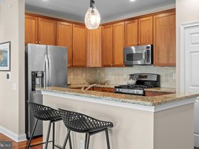 500 Admirals Way 402, Philadelphia PA 19146