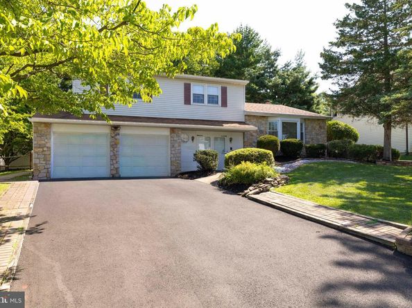 31 Crestview Drive, Southampton PA 18966