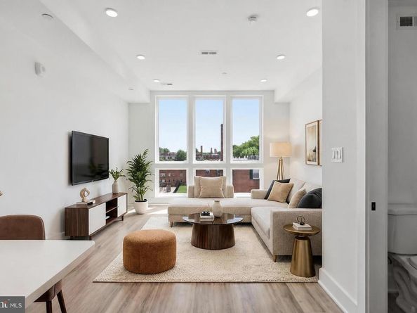 2105 M Street NE PH3, Washington DC 20002