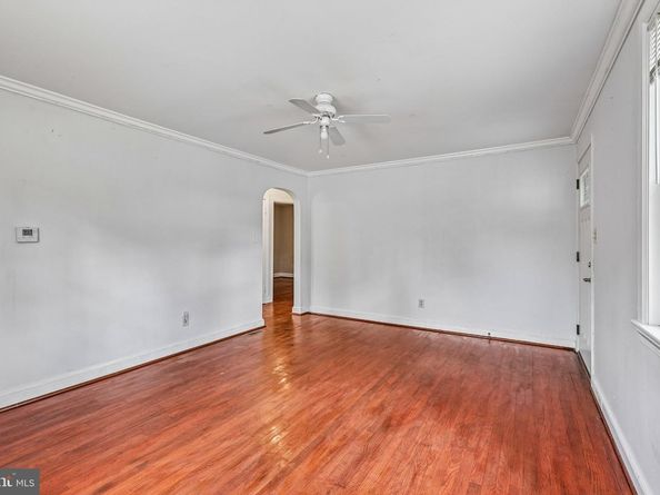 7806 Oak Street, Falls Church VA 22043
