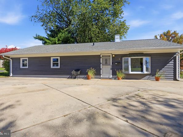 324 Devon Road, Fairless Hills PA 19030