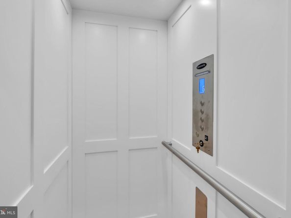 7555 Sawyer Farm Way 1102, Mclean VA 22102