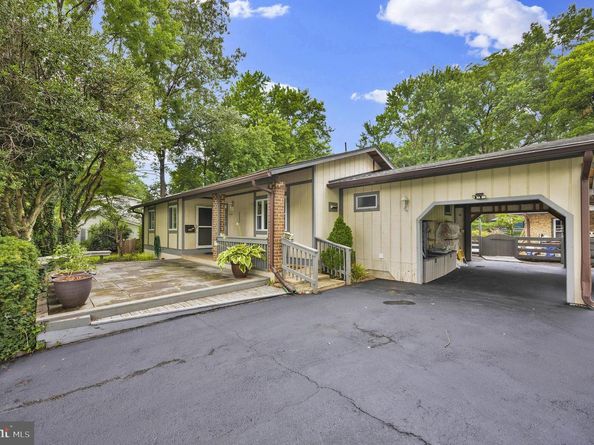 1002 Charlton Place, Herndon VA 20170