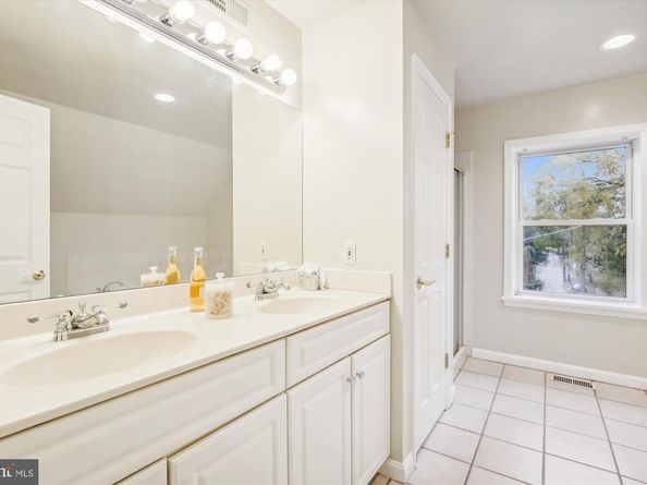 4729 NW 13TH Street NW, Washington DC 20011