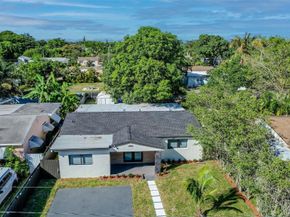 2633 NW Taft Street, Hollywood FL 33020