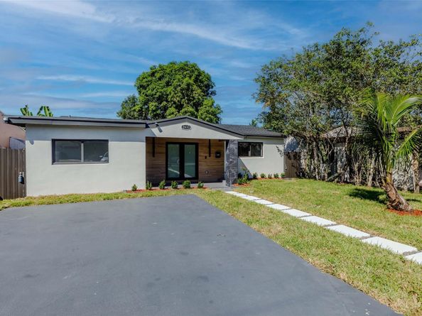 2633 NW Taft Street, Hollywood FL 33020