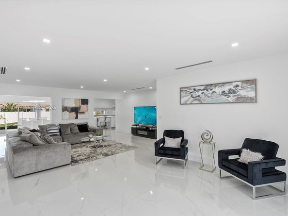 4901 Grant Street, Hollywood FL 33021