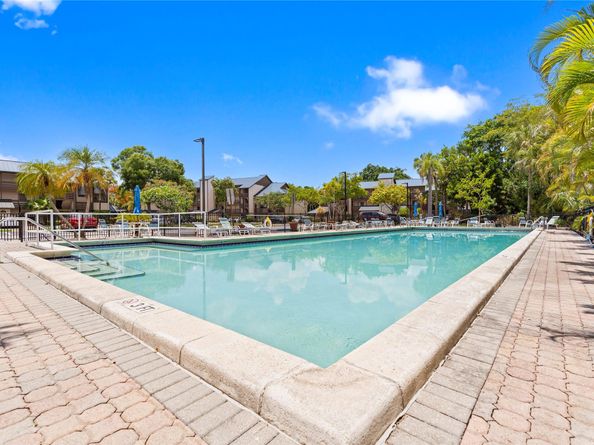 120 SW 96th Ter 103, Plantation FL 33324