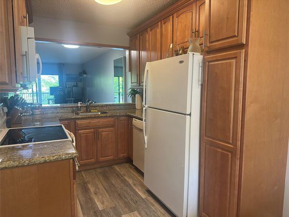 9682 W McNab Rd 9682, Tamarac FL 33321