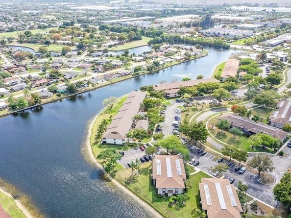 9682 W McNab Rd 9682, Tamarac FL 33321
