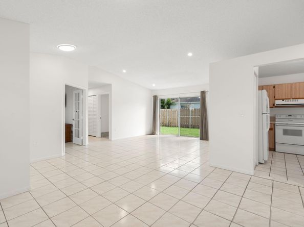 14680 N Beckley Sq, Davie FL 33325