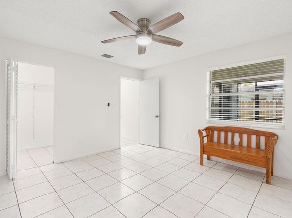 14680 N Beckley Sq, Davie FL 33325