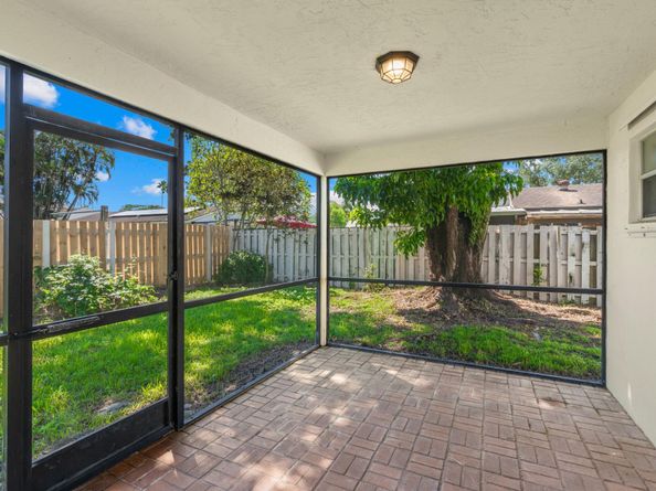 14680 N Beckley Sq, Davie FL 33325