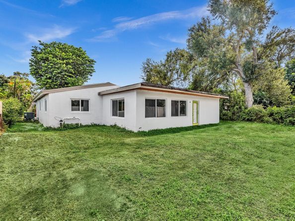 6641 Douglas St, Hollywood FL 33024