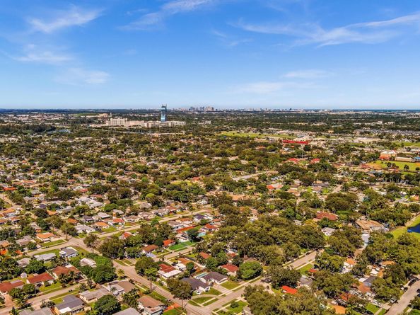 6641 Douglas St, Hollywood FL 33024