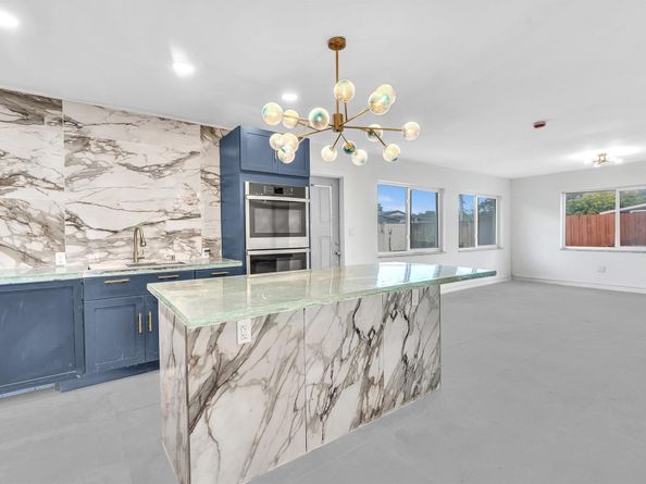 6641 Douglas St, Hollywood FL 33024
