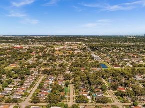 6641 Douglas St, Hollywood FL 33024