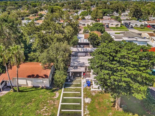 6641 Douglas St, Hollywood FL 33024