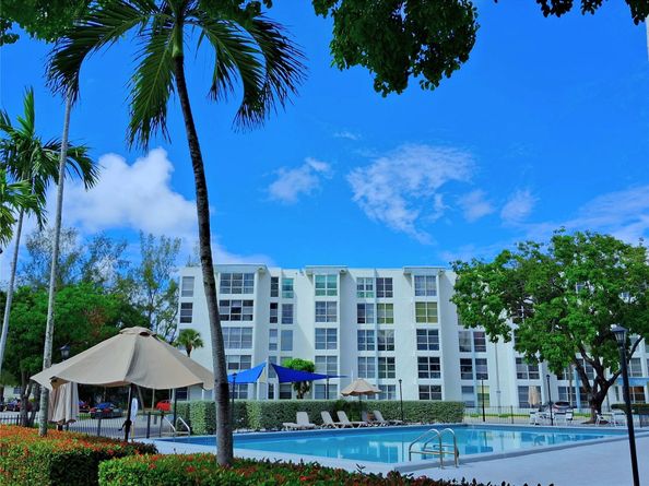 17570 Atlantic Blvd 104, Sunny Isles Beach FL 33160