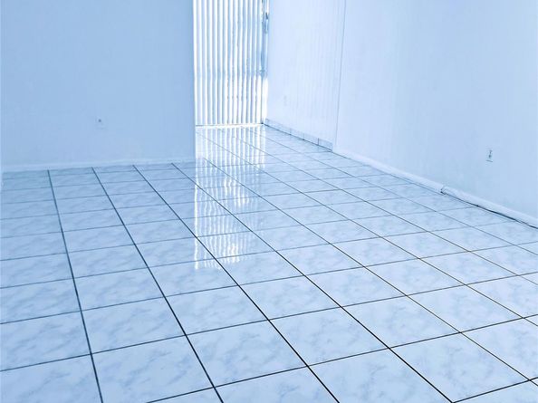 17570 Atlantic Blvd 104, Sunny Isles Beach FL 33160