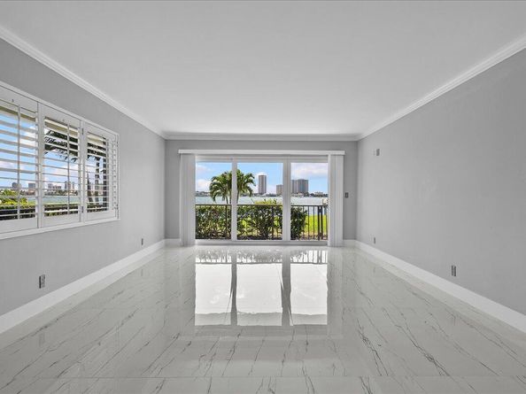 3040 Lake Shore Drive 101, Riviera Beach FL 33404