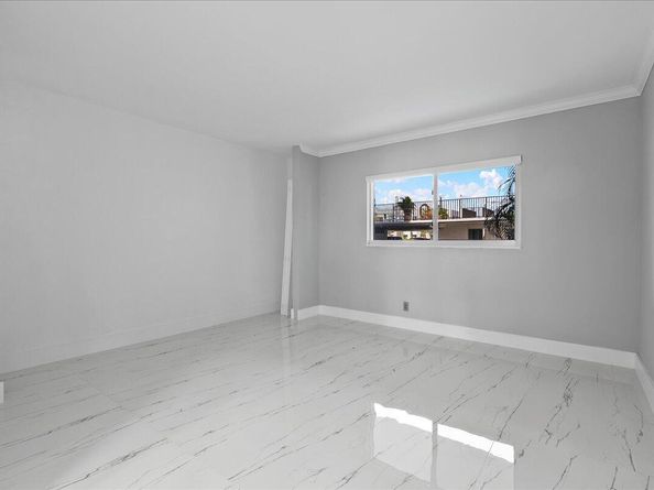 3040 Lake Shore Drive 101, Riviera Beach FL 33404