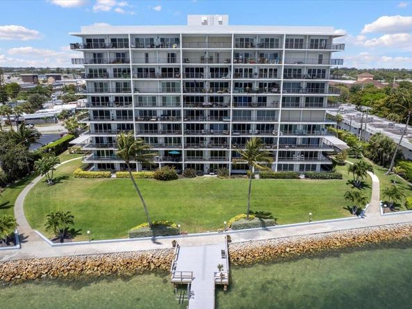 3040 Lake Shore Drive 101, Riviera Beach FL 33404
