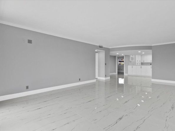 3040 Lake Shore Drive 101, Riviera Beach FL 33404