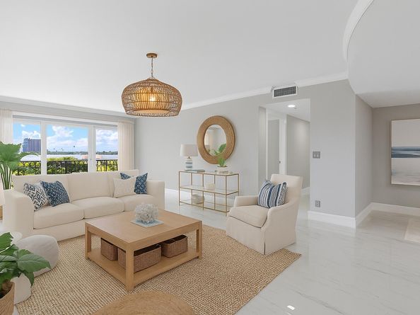 3040 Lake Shore Drive 101, Riviera Beach FL 33404