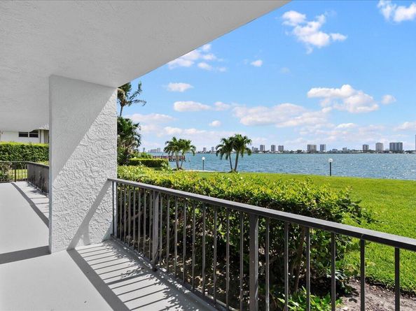 3040 Lake Shore Drive 101, Riviera Beach FL 33404