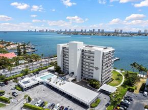3040 Lake Shore Drive 101, Riviera Beach FL 33404