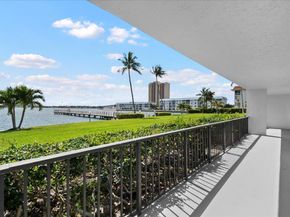 3040 Lake Shore Drive 101, Riviera Beach FL 33404