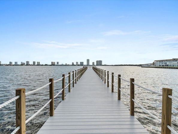 3040 Lake Shore Drive 101, Riviera Beach FL 33404