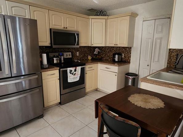 1341 SW 24th Avenue, Fort Lauderdale FL 33312