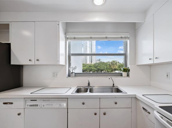 818 SE 4th St 201, Fort Lauderdale FL 33301