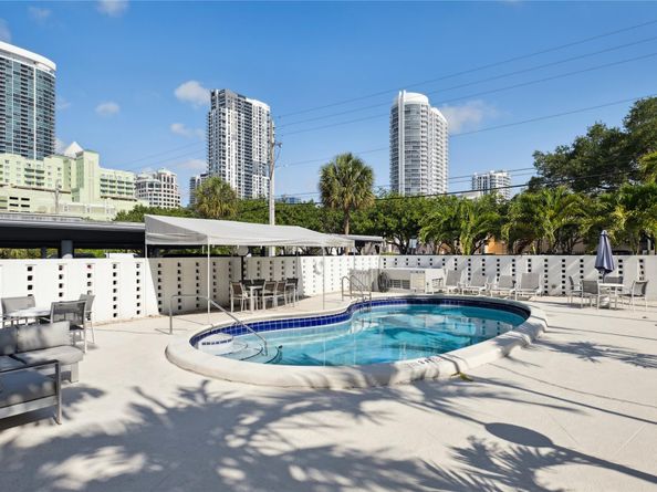 818 SE 4th St 201, Fort Lauderdale FL 33301