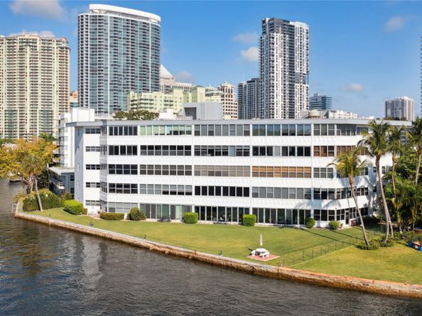 818 SE 4th St 201, Fort Lauderdale FL 33301