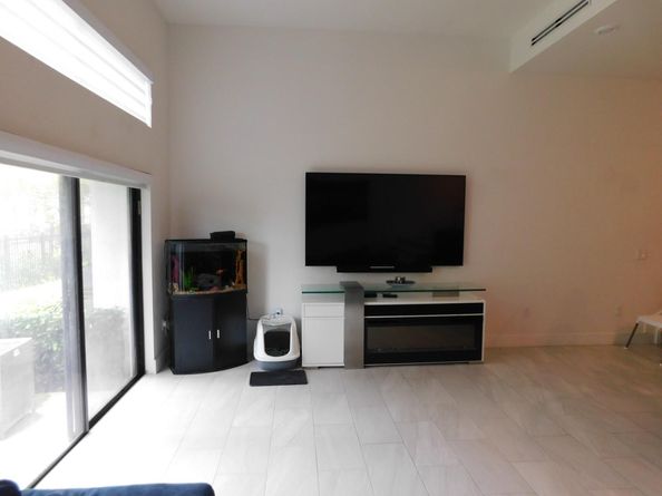 4381 NW 9th St 4381, Plantation FL 33317