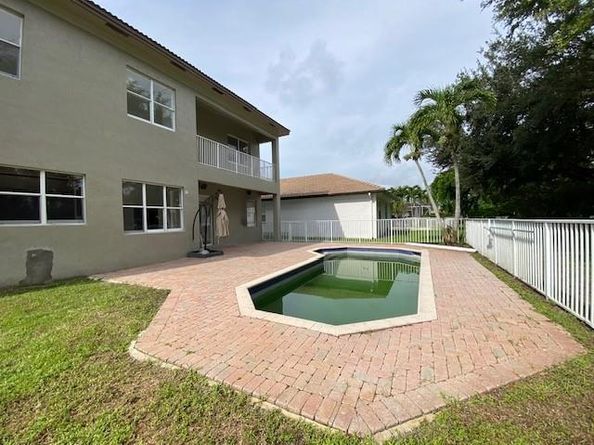 19371 SW 30th St, Miramar FL 33029