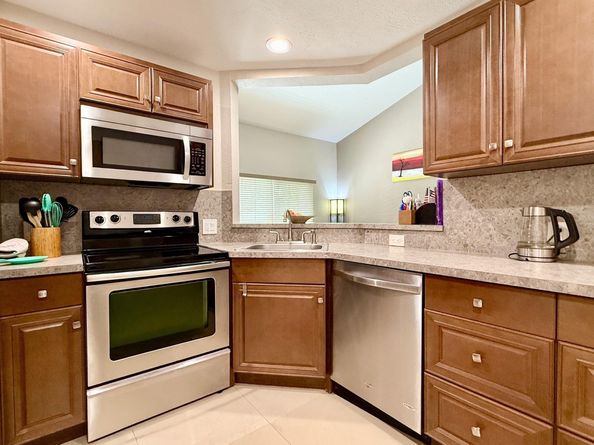 3457 NW 44th St 205, Lauderdale Lakes FL 33309