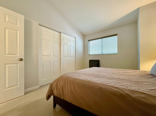 3457 NW 44th St 205, Lauderdale Lakes FL 33309